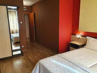 Отель Hotel Gabi Пловдив Двухместный номер с 2 отдельными кроватями-12